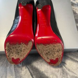 Christian Louboutin Very Prive Peep Toe Pump